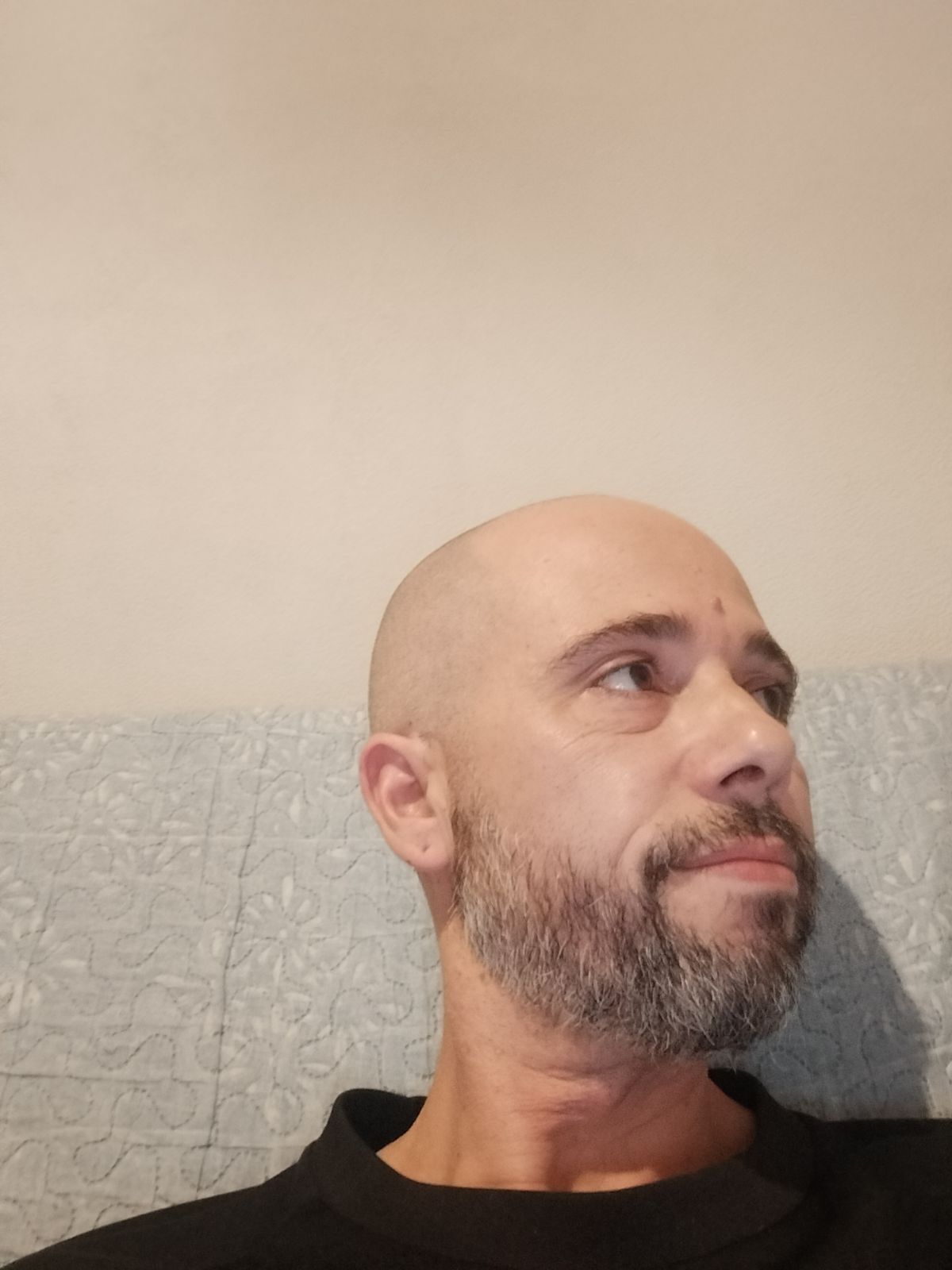 Santhosh, 41 ans, Besnans